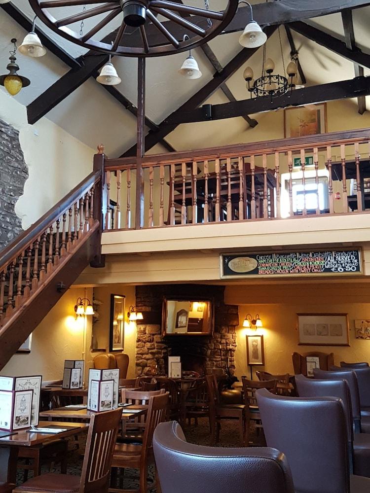 The Old Barn Inn نيوبورت المظهر الخارجي الصورة