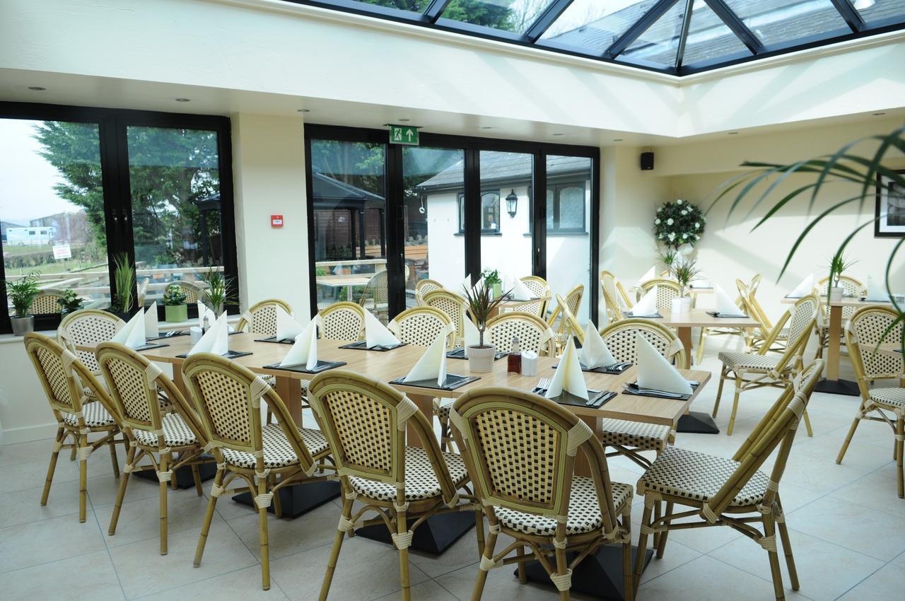 The Old Barn Inn نيوبورت المظهر الخارجي الصورة