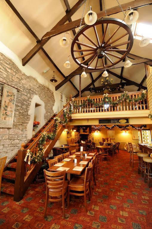 The Old Barn Inn نيوبورت المظهر الخارجي الصورة